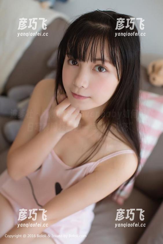 波萝社 - 看柳侑绮Sevenbaby如何用夏日写真同样制造一点“小火花”