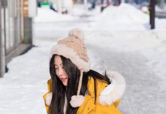 爱蜜社 – 梦心月的裤里丝：高清写真集，让你眼前一亮！