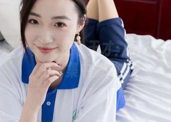 物恋传媒 – 菜菜是个天才：薄灰丝在原图和合集中舞动！