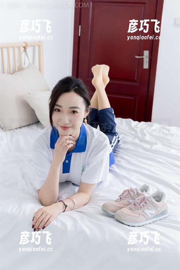 物恋传媒 - 菜菜是个天才：薄灰丝在原图和合集中舞动！