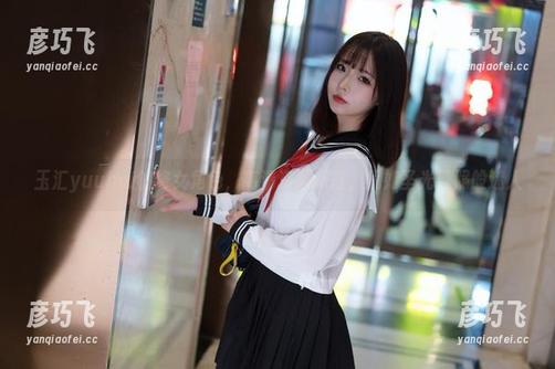 玉汇yuuhui的修女角色，高清资源必备，犹如圣光普照般迷人