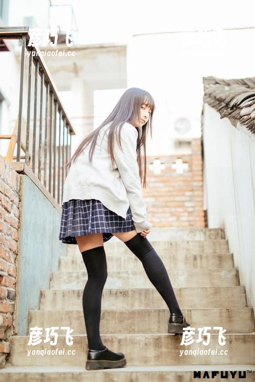 神楽坂真冬 选我选我,神楽坂真冬黑丝写真集,黑色的绝美之选你敢看吗?