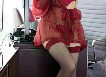秀人网 – LindaLinda的婚纱拍得如梦似幻，想问她是怎么在那堆婚纱中找到属于她的那件的？
