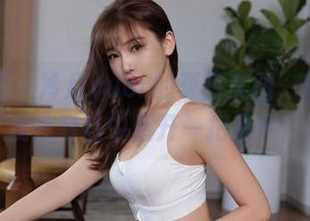 秀人网 – 冷月yuer的夏日美图，总能让我在暴热中展开一把扇子。