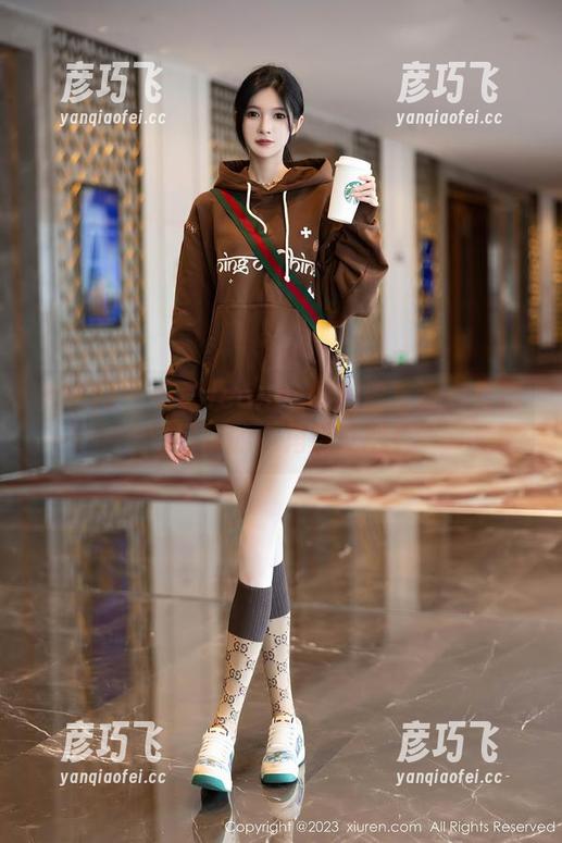 秀人网 - 卓君Jeanes的摄影写意：女神与日常的小角落交融！
