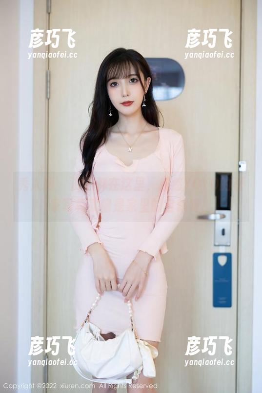 秀人网 - 资源都在这里，悠悠YOYO的居家写真就像是家里的宝藏呀！