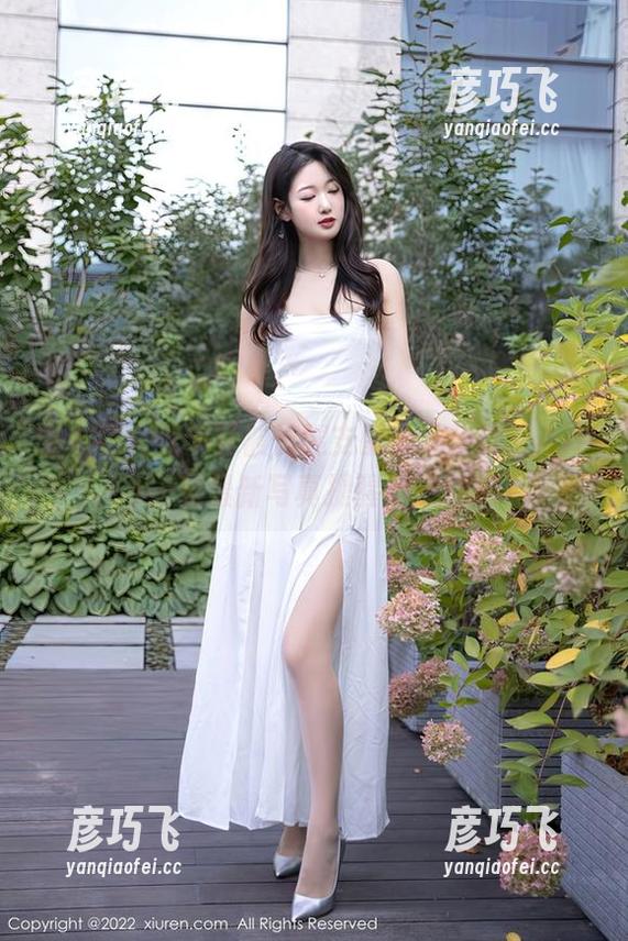 秀人网 - 从小就被长腿支配了，柴婉艺Averie的最新写真提醒你放轻松