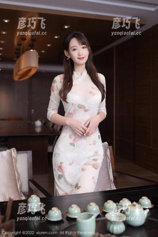 秀人网 - 精选美七mia的天台时光，你会爱上这些随意的