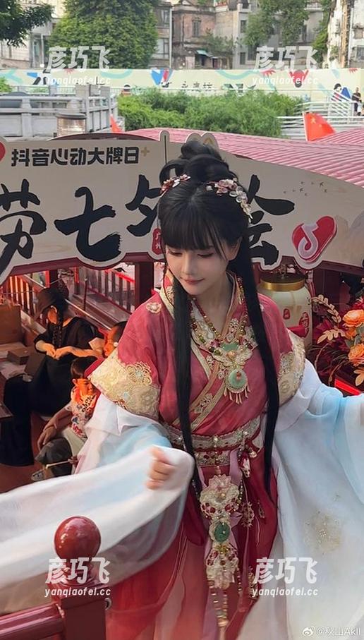 精选美图，秋山AkI的黑白摄影，决定以后拍照都得给我点’暂停’按钮！