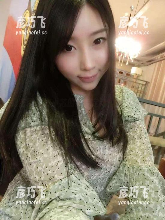 微密圈 - 童小芯的天台定制：才不是为了挡风！