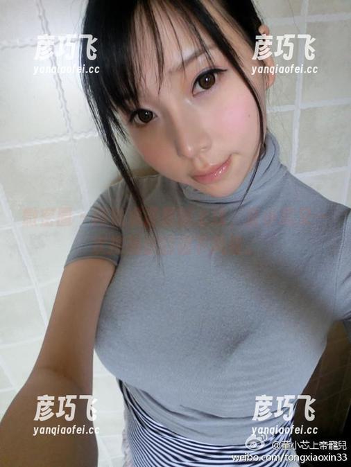 微密圈 - 网袜资源震撼上线，童小芯又一次挑战你的裙下风景。