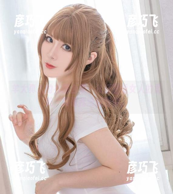 羊大真人的礼服合集：从原图看女人的柔美，别说我没提醒你。