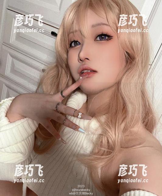 私房图片里的贝贝琪Becky，仿佛传递了‘我能把你的烦恼都打包走’的信号！