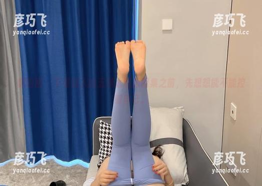微密圈 - 下载迷人的五姨太制服图集之前，先想想能不能控制自己。