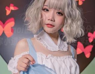 铁打萌萌_moi的Dva比基尼图集分享：不怕你小道消息，就怕你水上浮动！