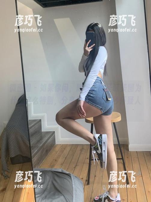 微密圈 - 如果你问，陈佩奇的圣诞美图为什么这么特别，分享给你然后一秒怀疑人生。
