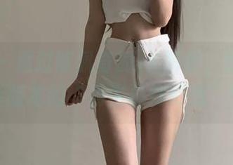 微密圈 – 透过陈佩奇的JK图包，我发现了新版本的“男生最终幻想”！