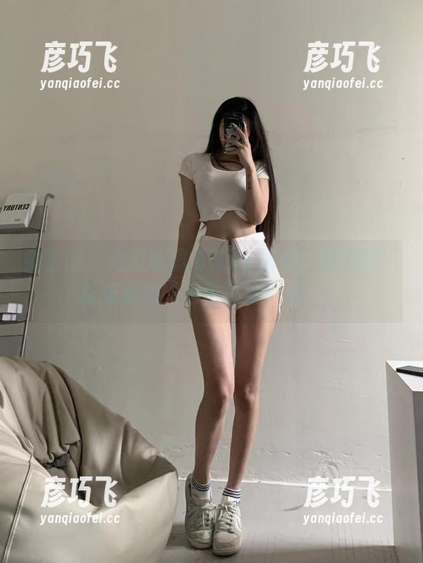 陈佩奇 微密圈 - 透过陈佩奇的JK图包,我发现了新版本的“男生最终幻想”!