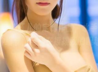 青豆客 – 刘钰儿的定制作品，水手服里的各种细节，全都在撩拨我的眼球。