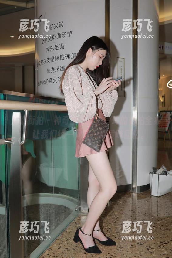魔镜街拍 - 神奇的车展，玲玲的街拍全集，让我们统一下载一波暧昧回忆。